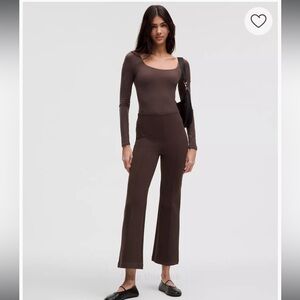 638. Lululemon NWT Wundermost Nulu Long-Sleeve Bodysuit French press size Large